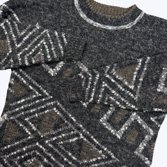 Vintage Sweater Le Tigre Men's Sweater Made In USA! Size Large Great Condition! - Picture 2 of 9